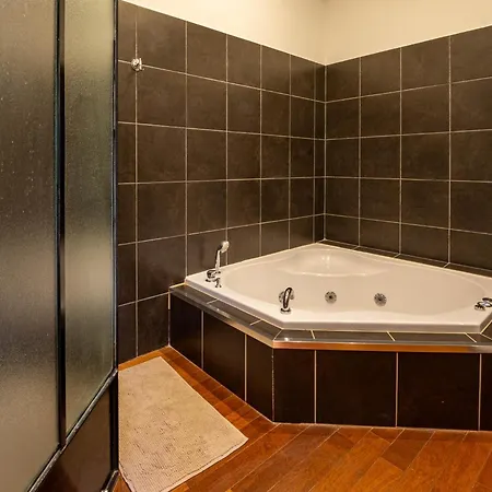 Apartment Loft Eiffel Unique Et Atypique, Au Coeur De Beziers