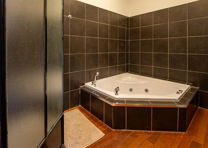 Apartamento Loft Eiffel Unique Et Atypique, Au Coeur De Béziers