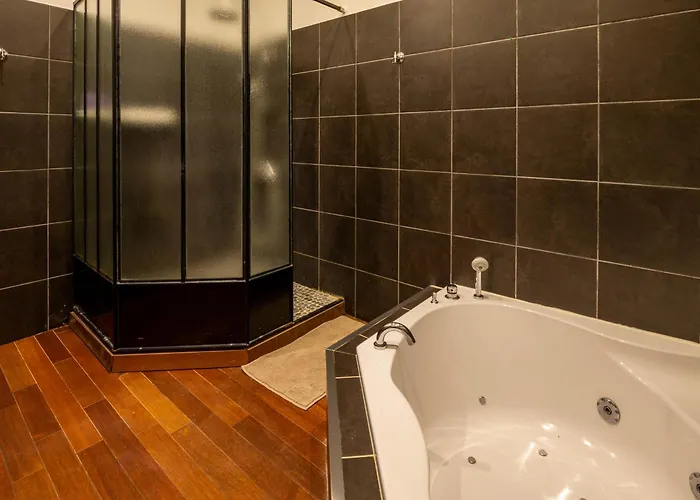 Loft Eiffel Unique Et Atypique, Au Coeur De Béziers
